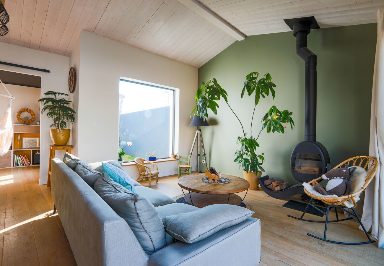 House in Rivedoux-Plage - Le 7 - Between sea and wood - House with pool