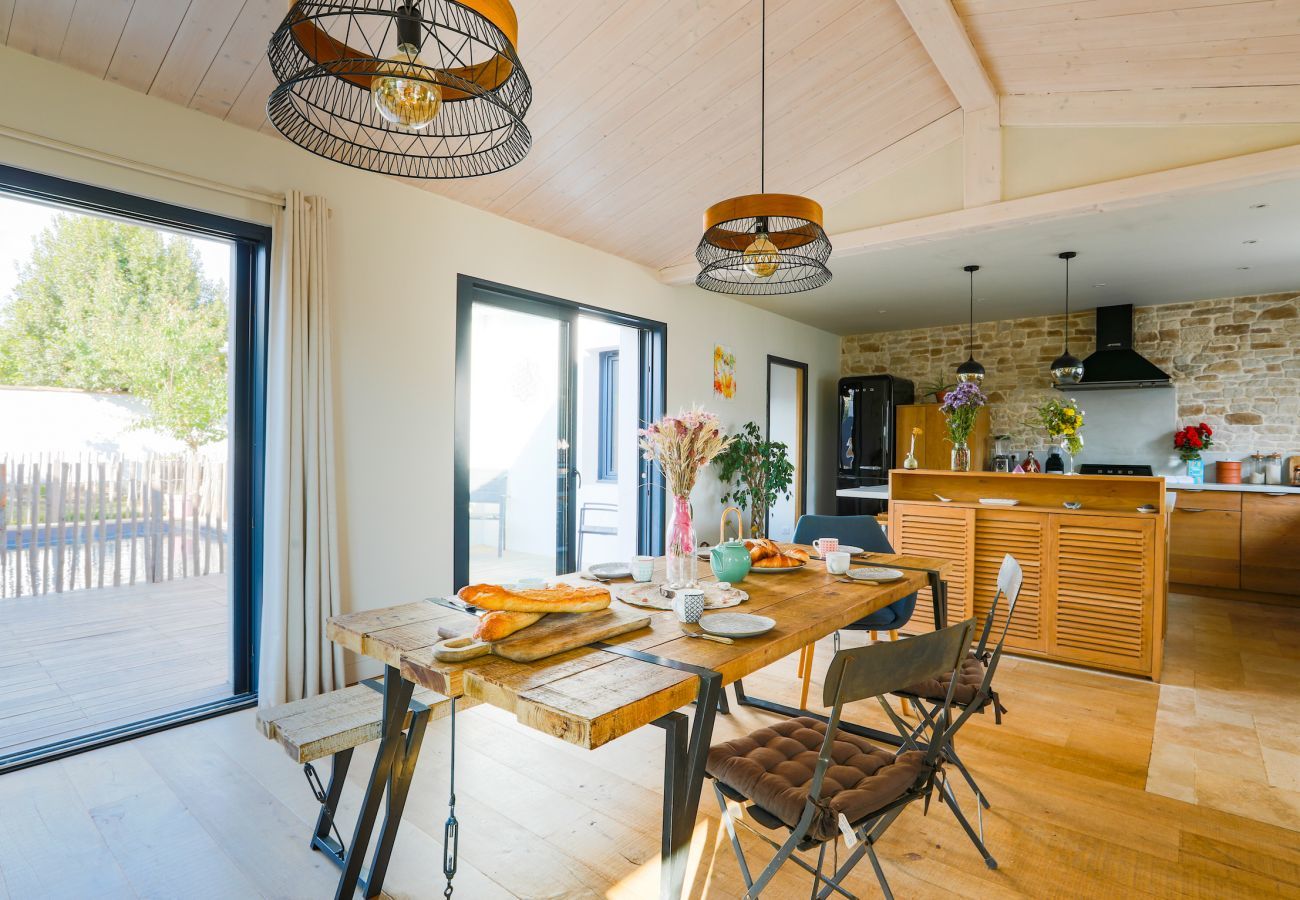 House in Rivedoux-Plage - Le 7 - Between sea and wood - House with pool