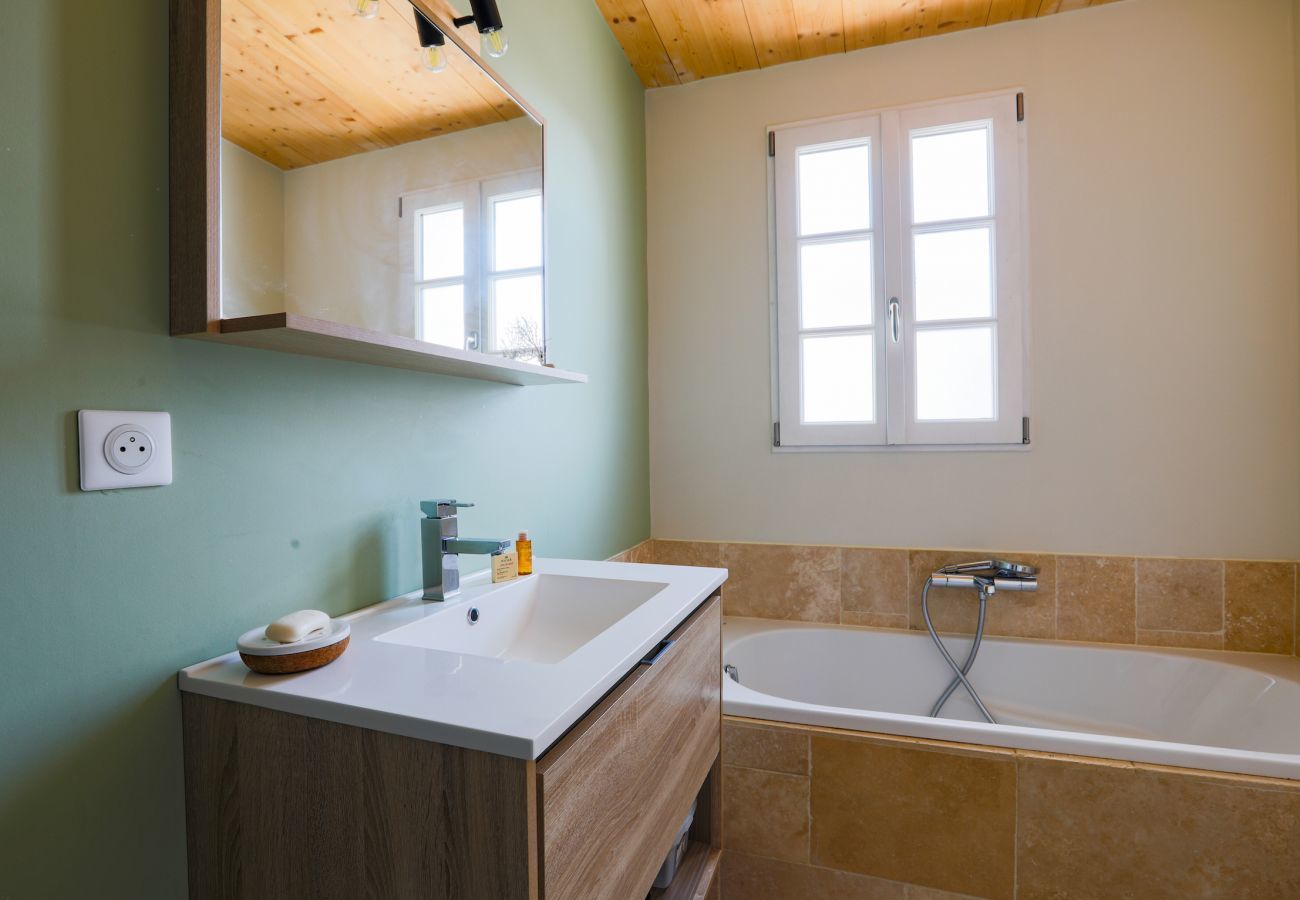 House in Rivedoux-Plage - Le 7 - Between sea and wood - House with pool