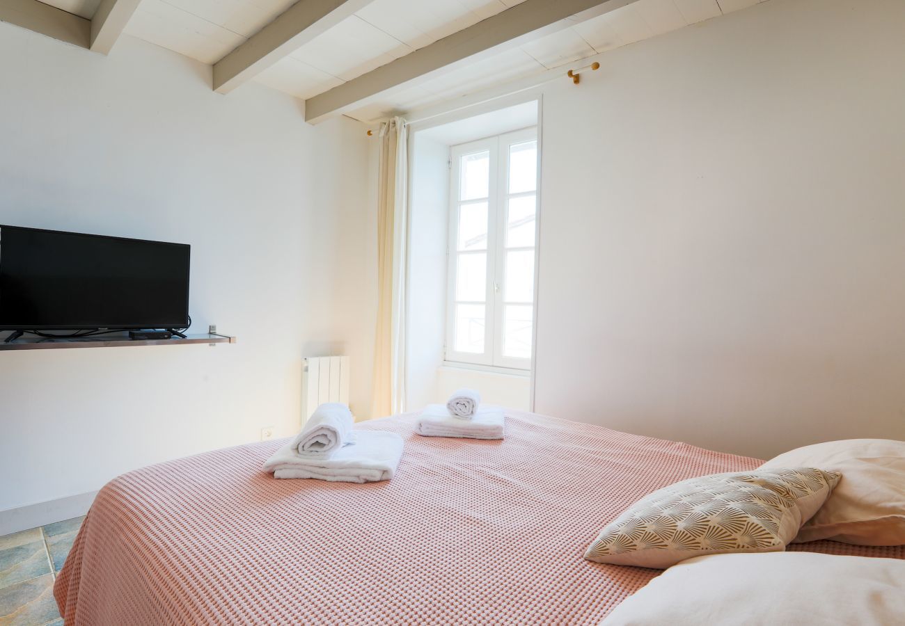 House in Ars-en-Ré - House for 4 in Ars-en-Ré between port and beach