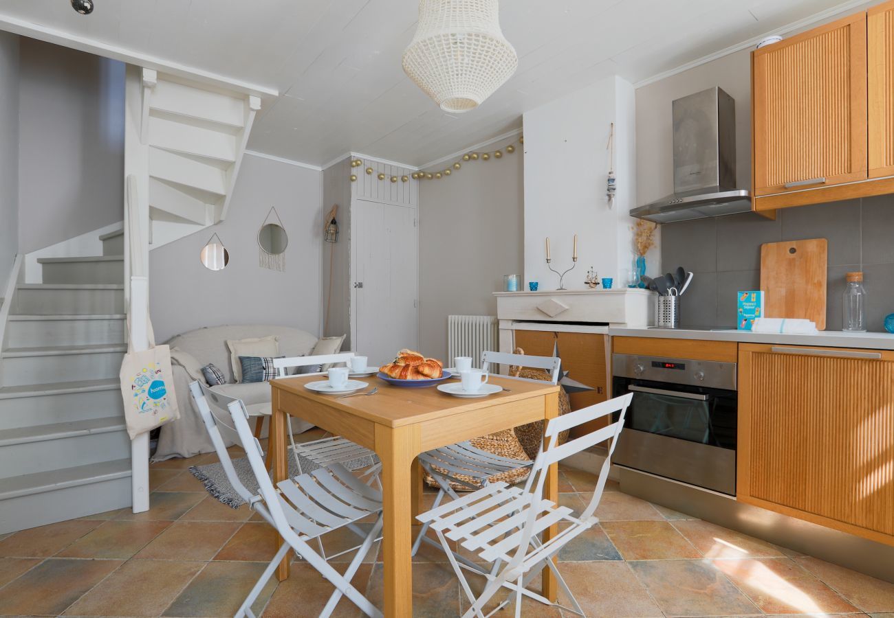 House in Ars-en-Ré - House for 4 in Ars-en-Ré between port and beach