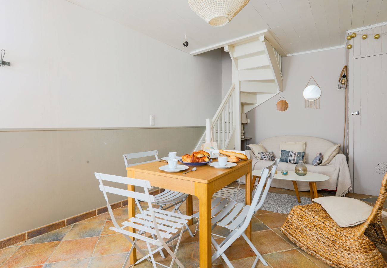 House in Ars-en-Ré - House for 4 in Ars-en-Ré between port and beach