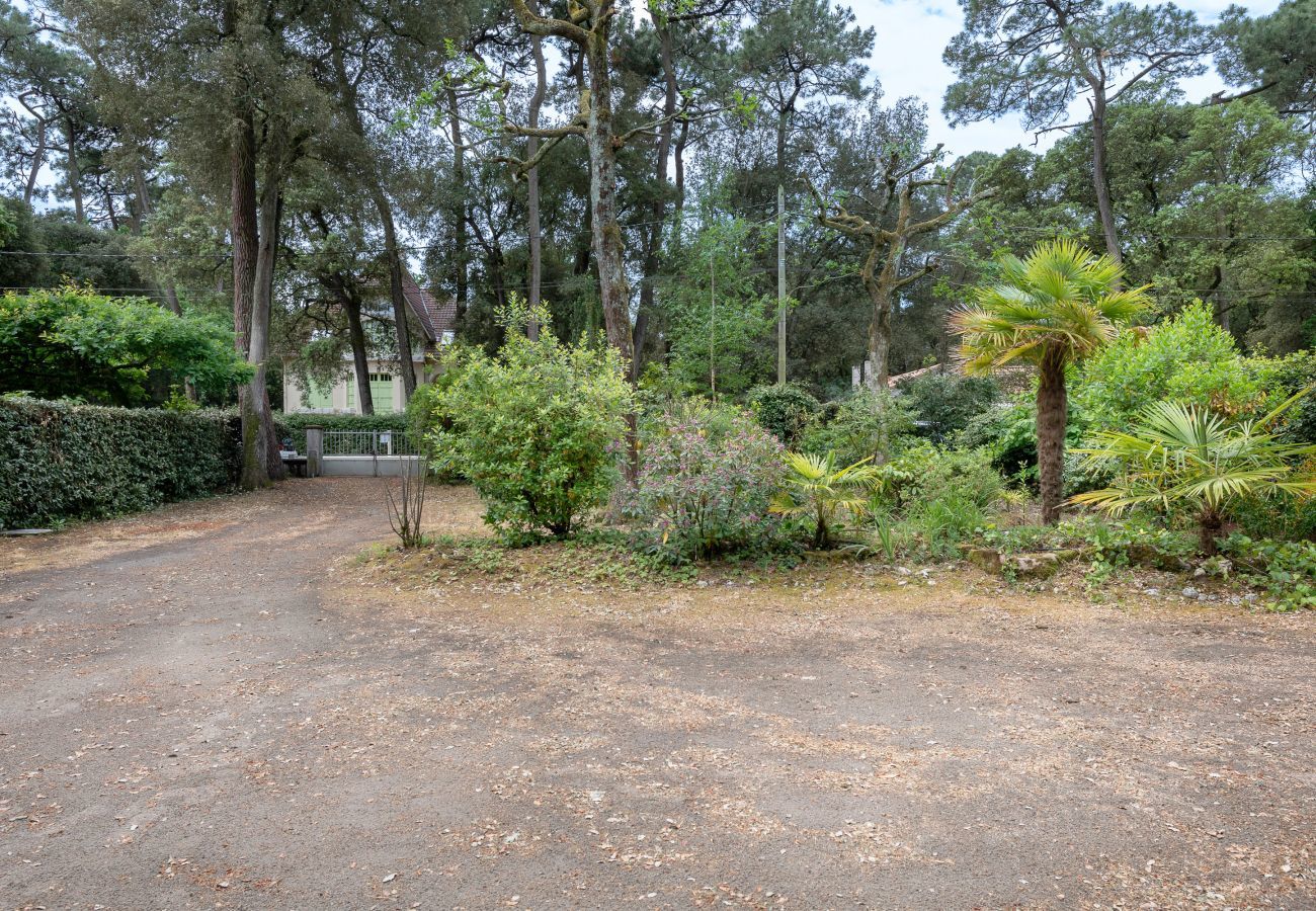 House in Saint-Brevin-les-Pins - House between pine trees and beach 