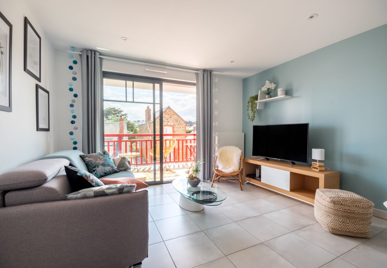 Apartment in Pléneuf-Val-André - Modern flat for 4 within walking distance of the beach