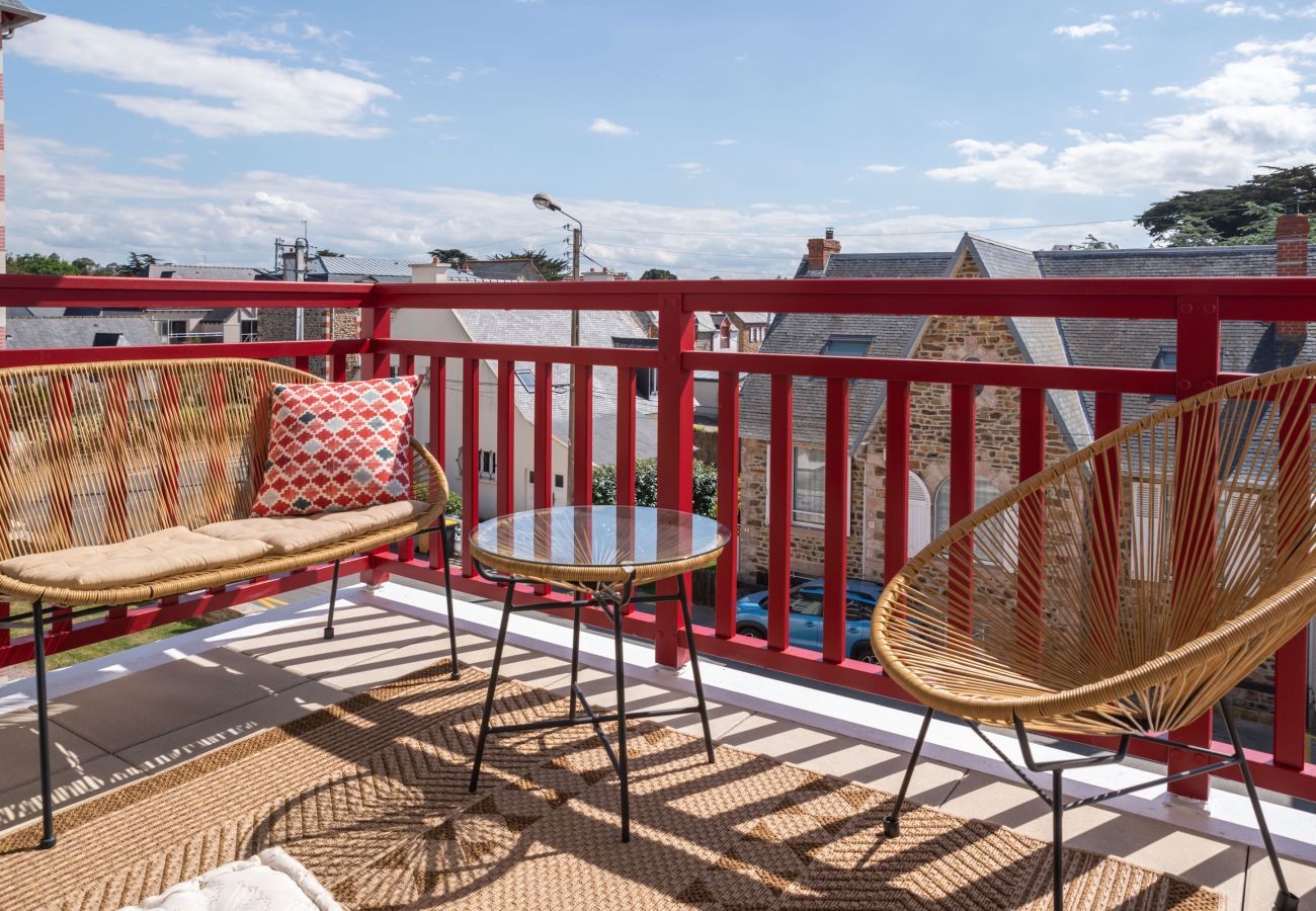 Apartment in Pléneuf-Val-André - Modern flat for 4 within walking distance of the beach