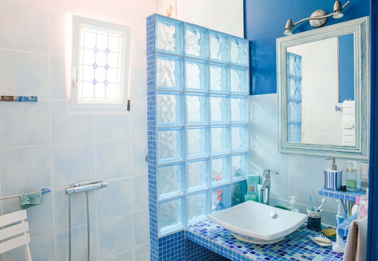 House in Penmarch - 600m from the beach, family house for 9