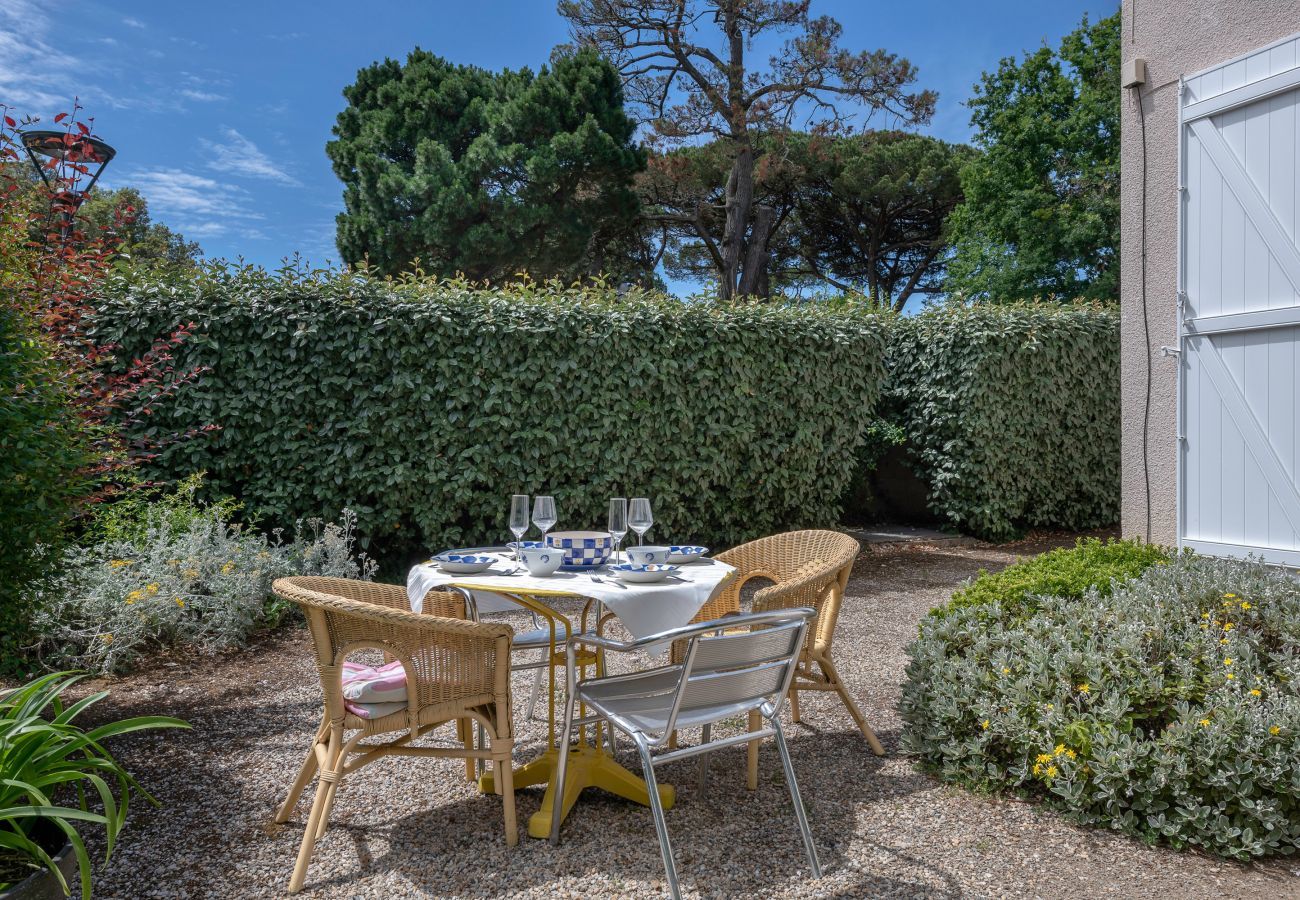 Apartment in Pornic - Apartment 400m From the Beach for 4