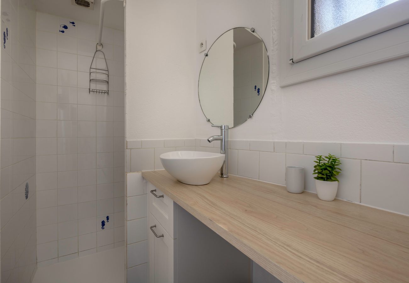 Apartment in Pornic - Apartment 400m From the Beach for 4