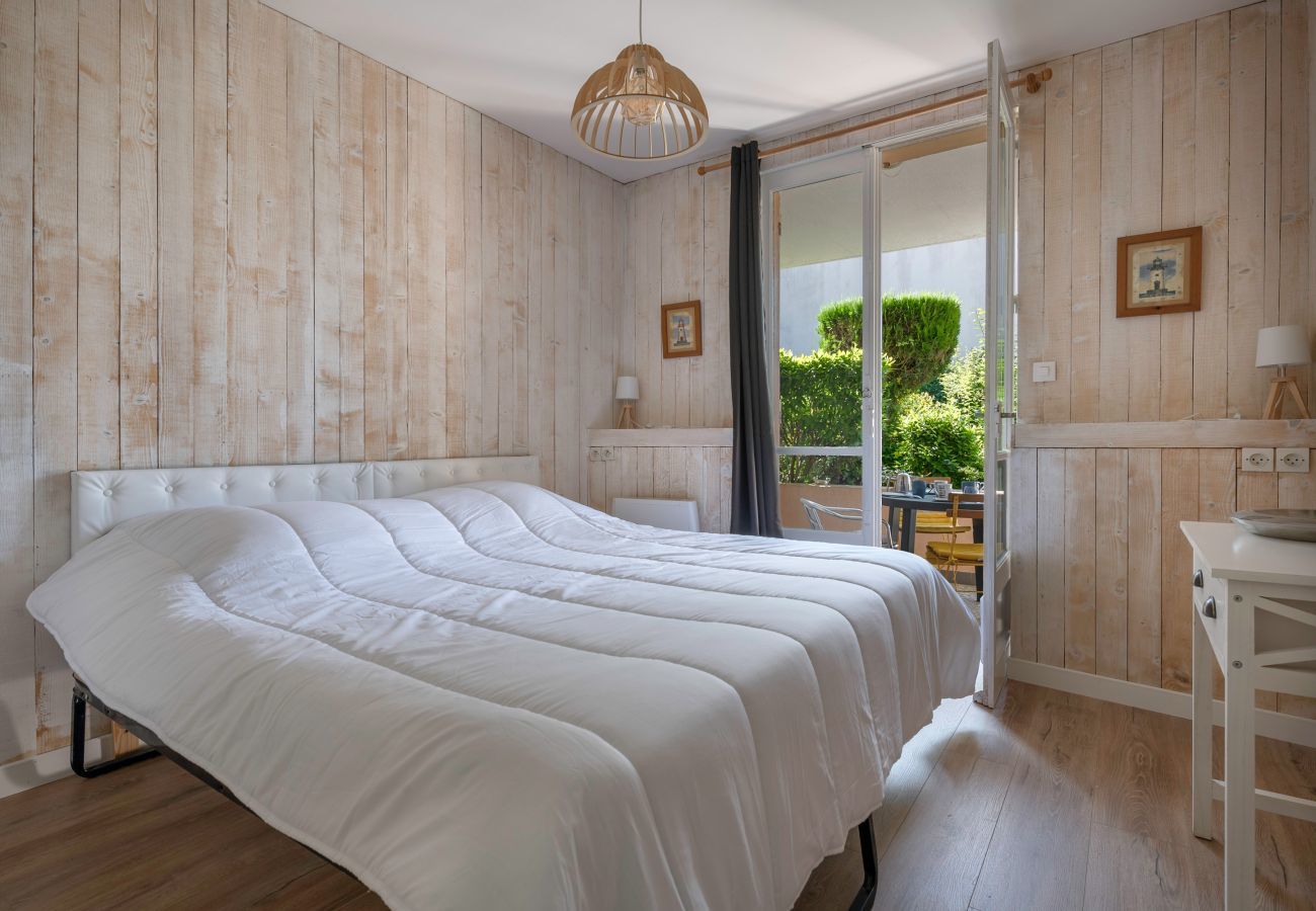 Apartment in Pornic - Apartment 400m From the Beach for 4