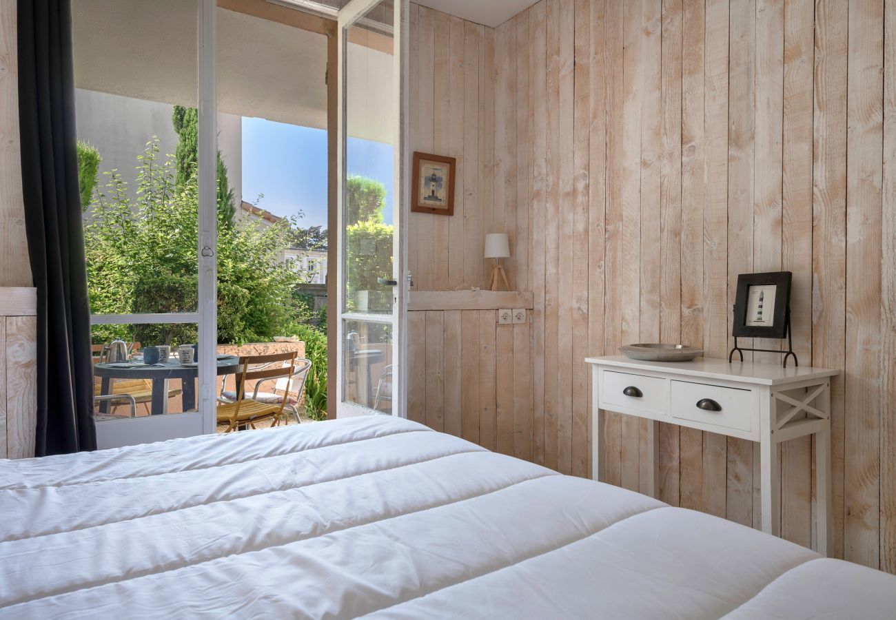 Apartment in Pornic - Apartment 400m From the Beach for 4