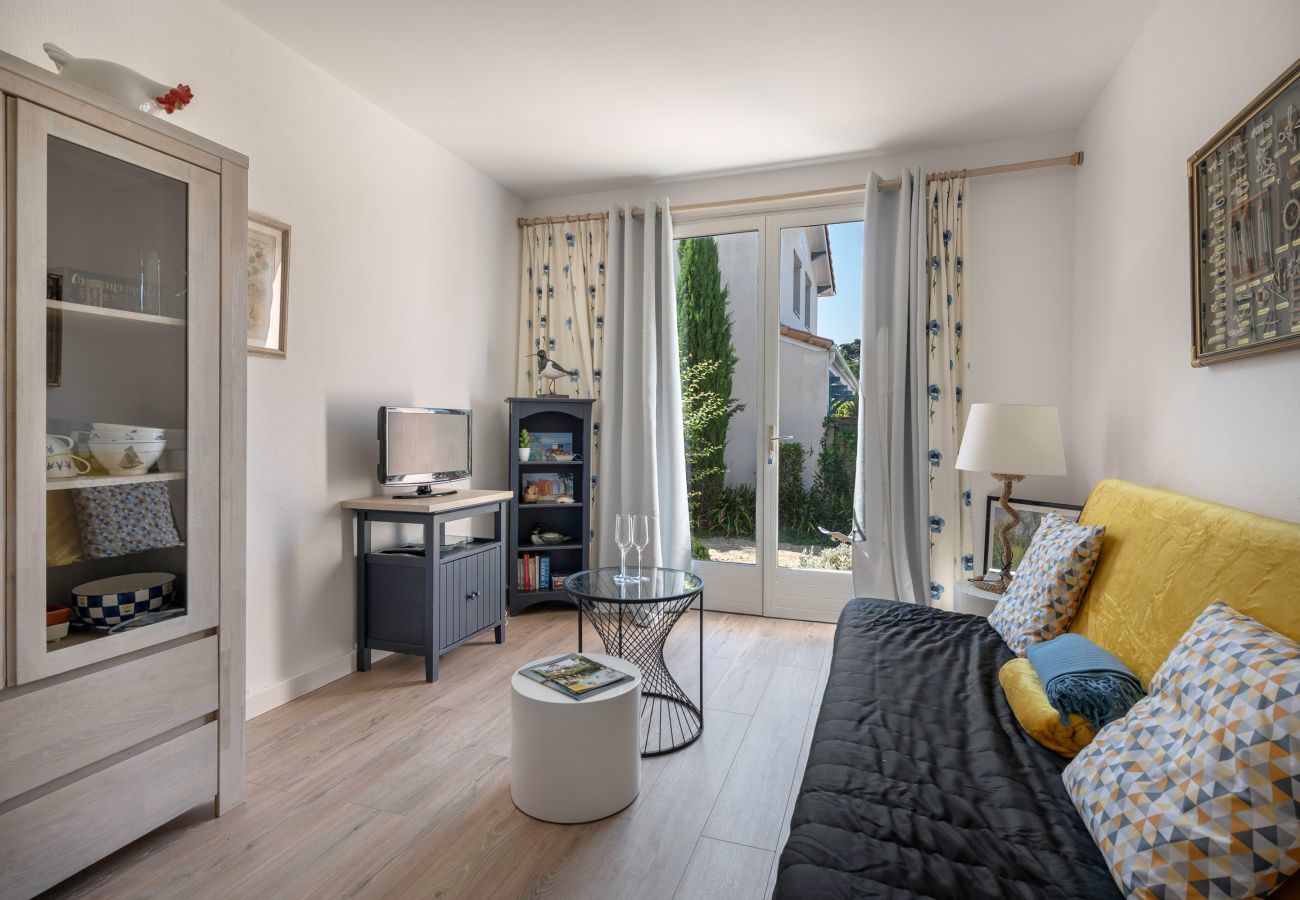 Apartment in Pornic - Apartment 400m From the Beach for 4