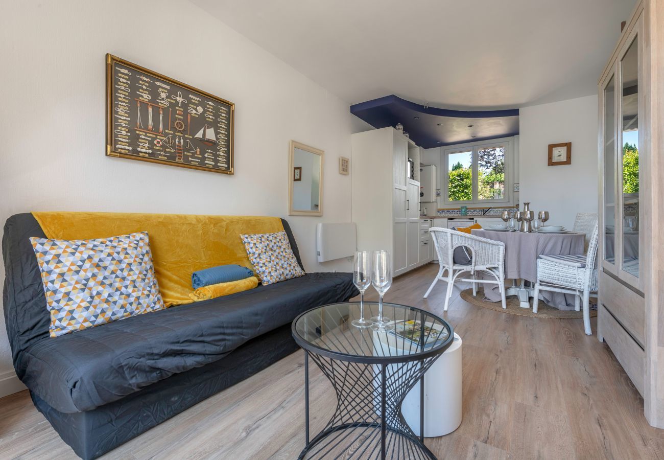 Apartment in Pornic - Apartment 400m From the Beach for 4