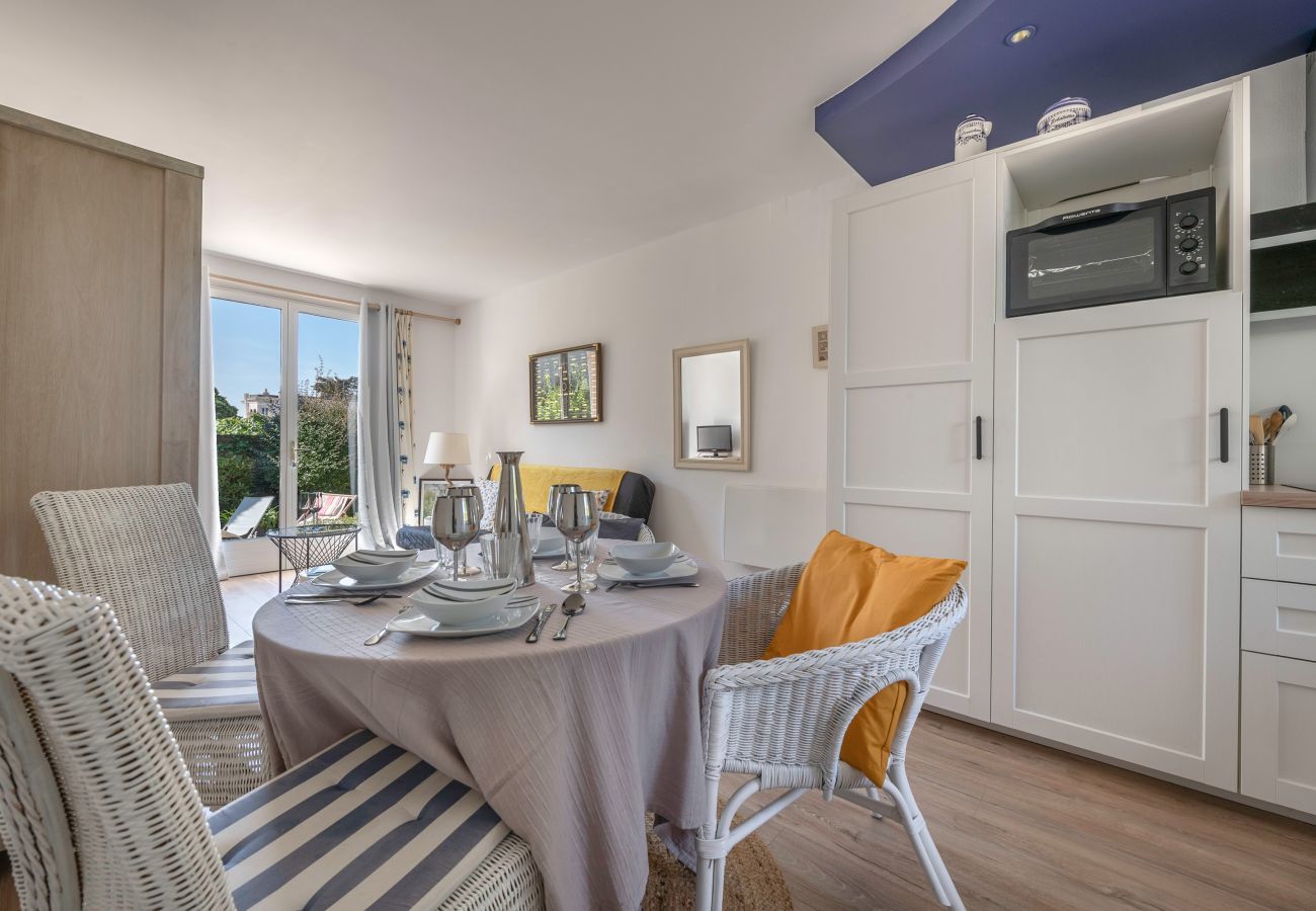 Apartment in Pornic - Apartment 400m From the Beach for 4