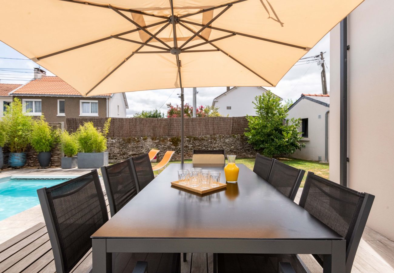House in Nantes - Beautiful, contemporary family home with pool