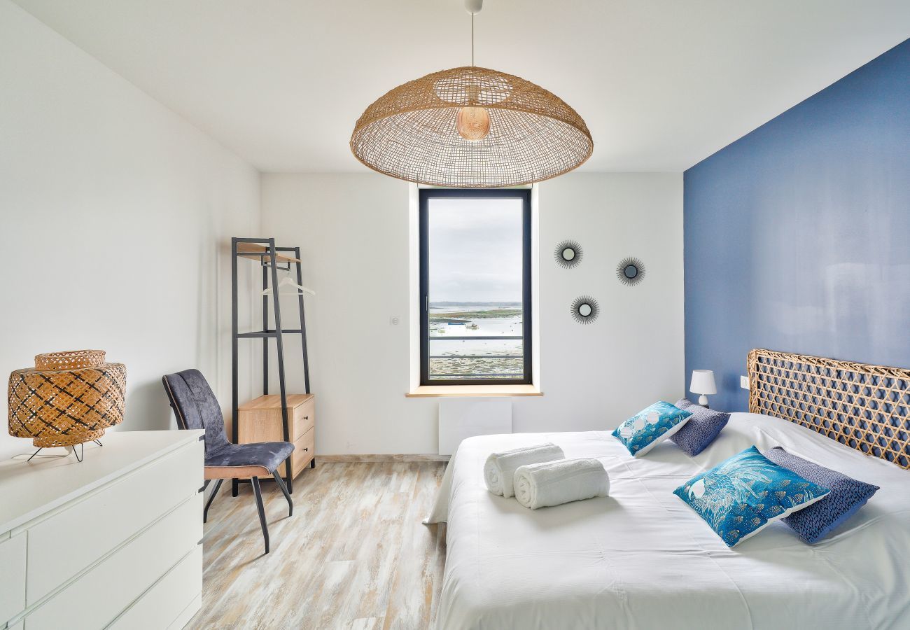 Apartment in Ile Tudy - 4 person flat with sea view 