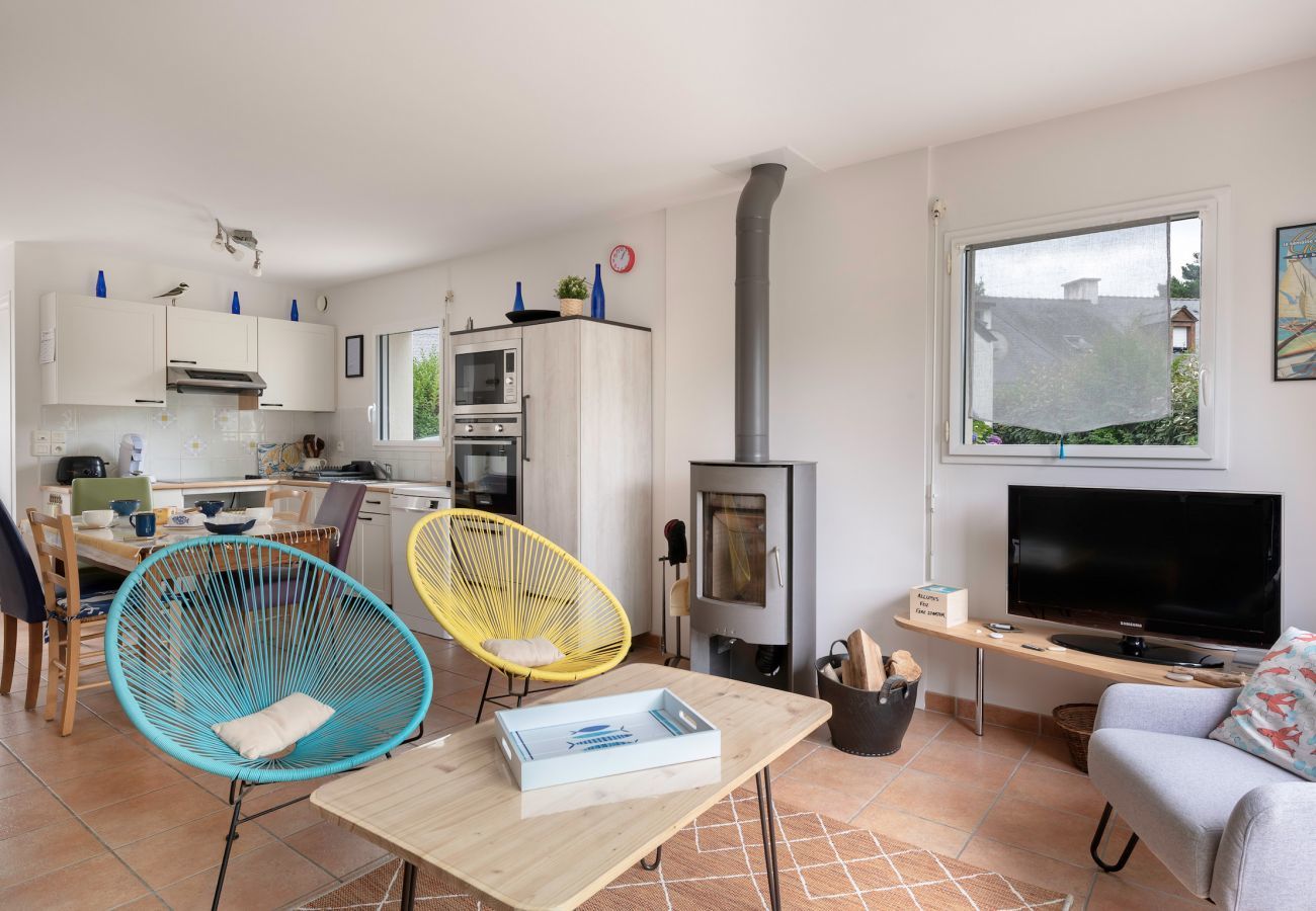 House in Arzon - House for 5 - Large garden - 700m from beach