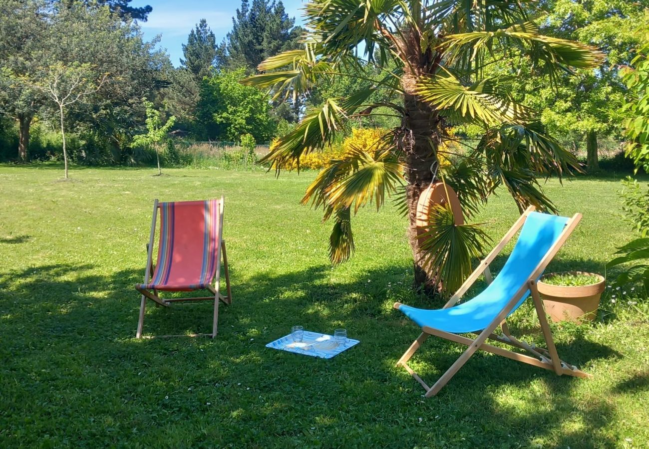 House in Arzon - House for 5 - Large garden - 700m from beach