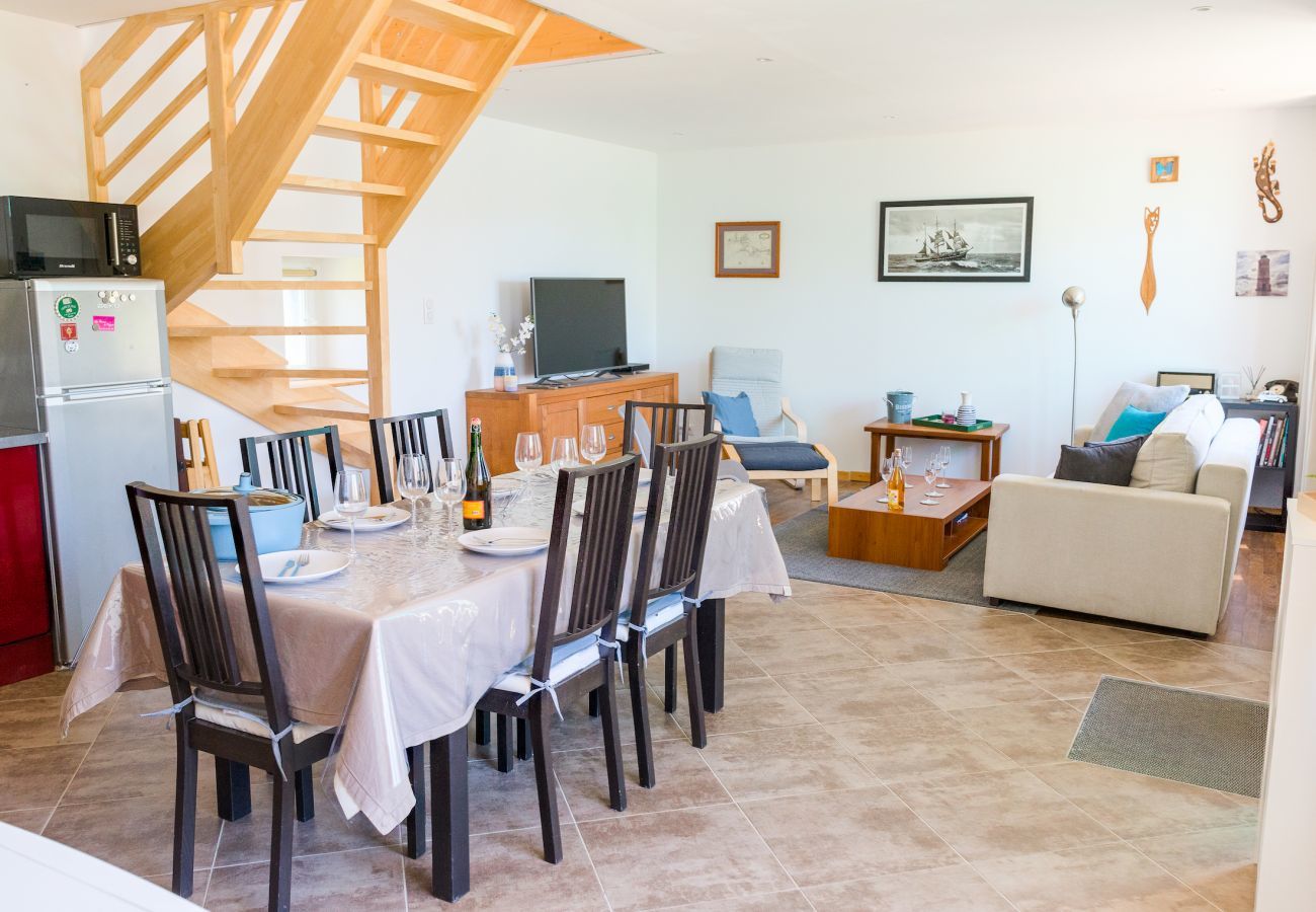 House in Plomeur - Holidays for 8 at the gates of Guilvinec.