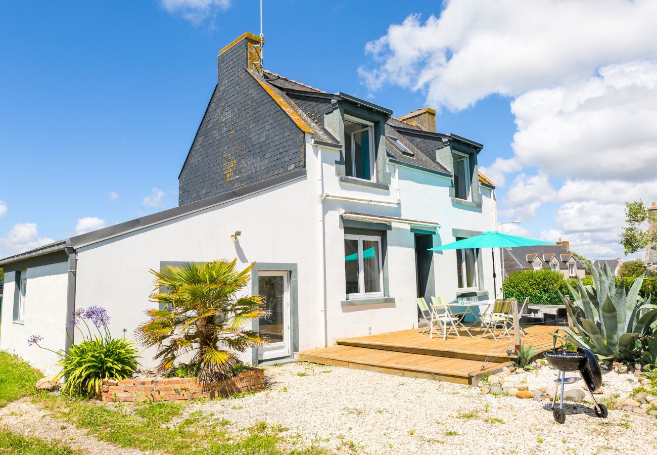 House in Plomeur - Holidays for 8 at the gates of Guilvinec.
