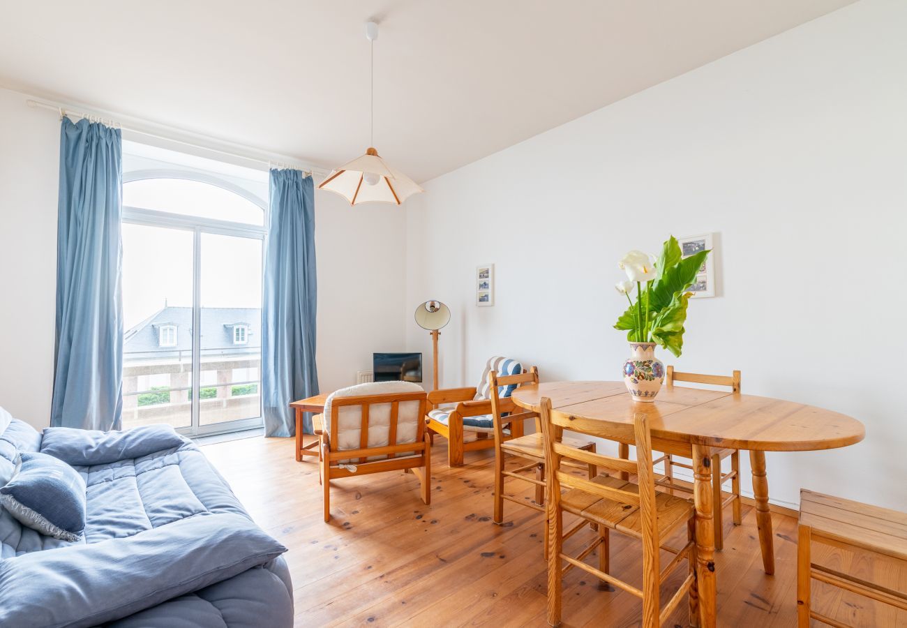 Apartment in Pléneuf-Val-André - Breathtaking view of the sea for 7 people in Pléneuf