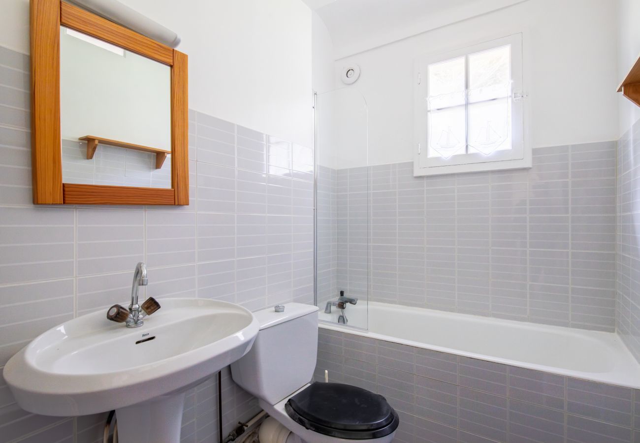 Apartment in Pléneuf-Val-André - Breathtaking view of the sea for 7 people in Pléneuf
