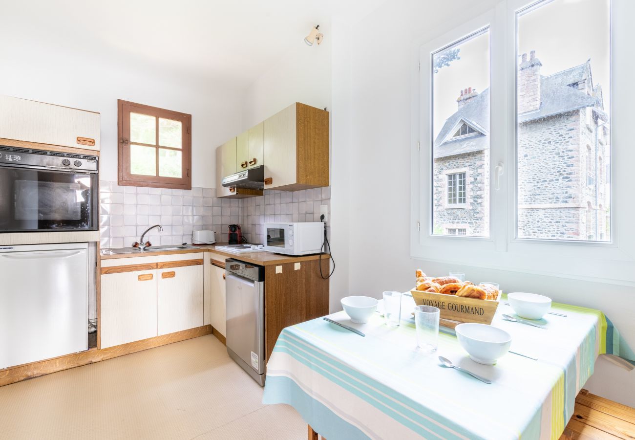 Apartment in Pléneuf-Val-André - Breathtaking view of the sea for 7 people in Pléneuf