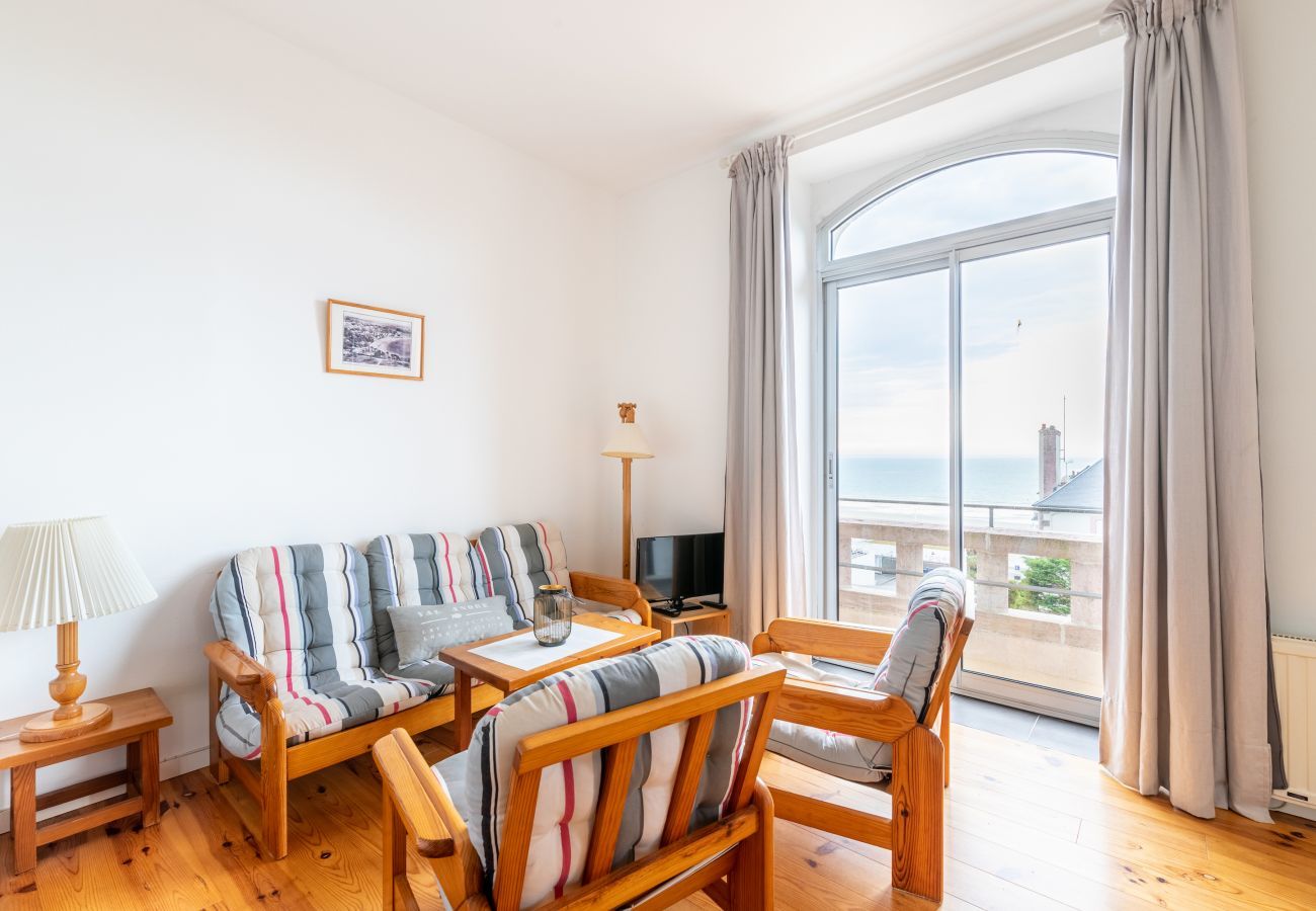 Apartment in Pléneuf-Val-André - Waterfront Stay in Pléneuf-Val-André