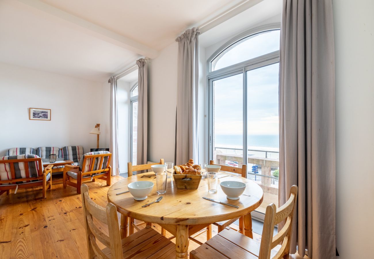 Apartment in Pléneuf-Val-André - Waterfront Stay in Pléneuf-Val-André