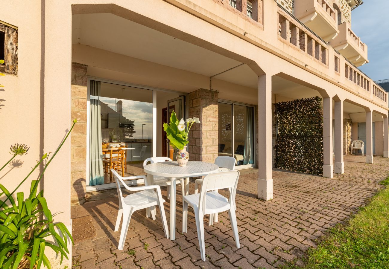 Studio in Pléneuf-Val-André - Sea view - Exceptional location for 4