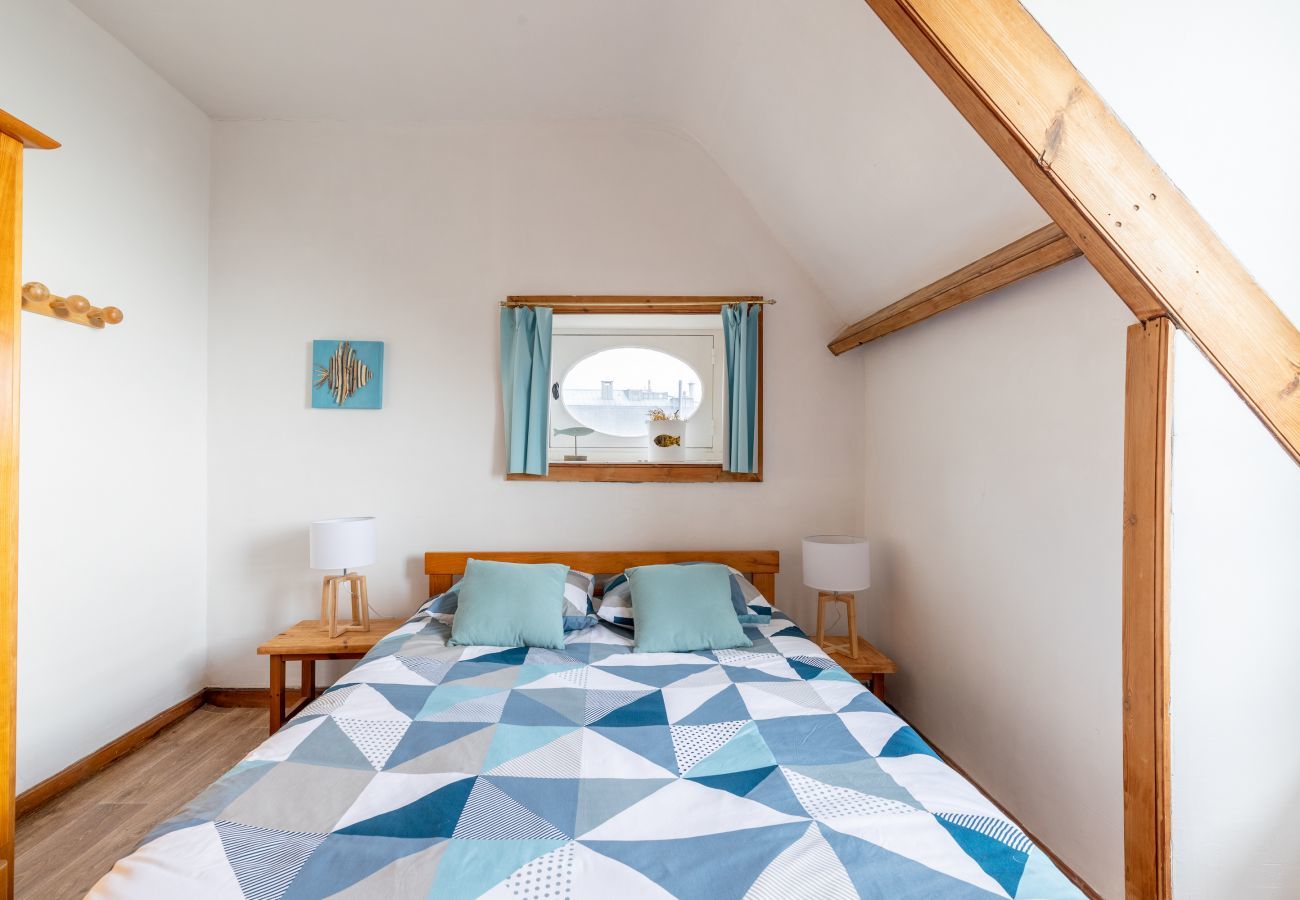 Apartment in Pléneuf-Val-André - 50m from the beach, charming flat with sea view