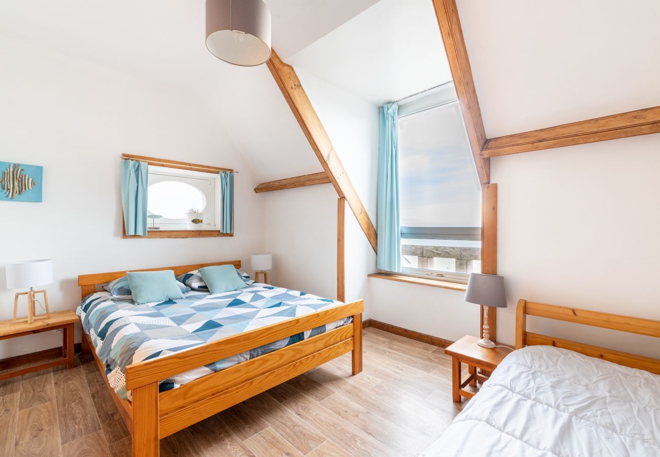 Apartment in Pléneuf-Val-André - 50m from the beach, charming flat with sea view