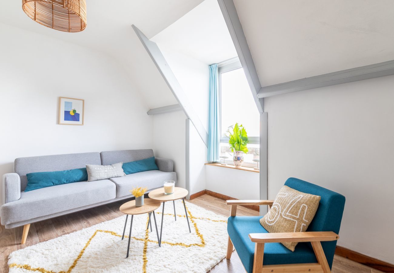 Apartment in Pléneuf-Val-André - 50m from the beach, charming flat with sea view