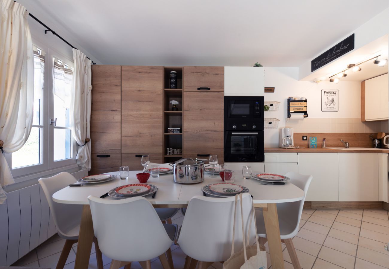 House in Saint-Hilaire-de-Riez - 800m from the beach, house for 6 with a pool