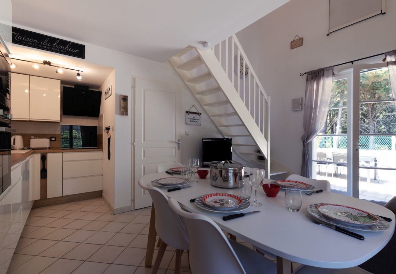 House in Saint-Hilaire-de-Riez - 800m from the beach, house for 6 with a pool