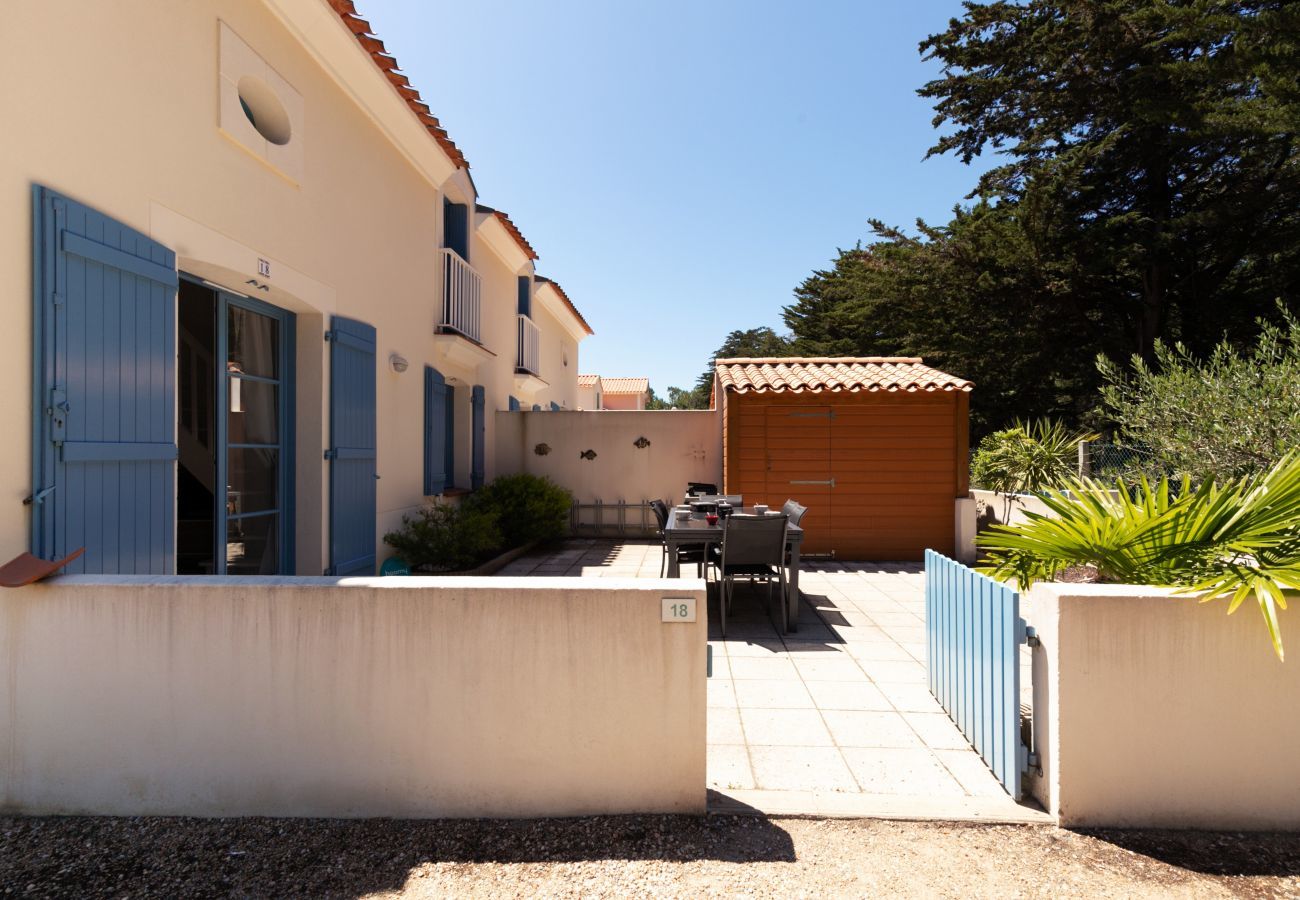 House in Saint-Hilaire-de-Riez - 800m from the beach, house for 6 with a pool