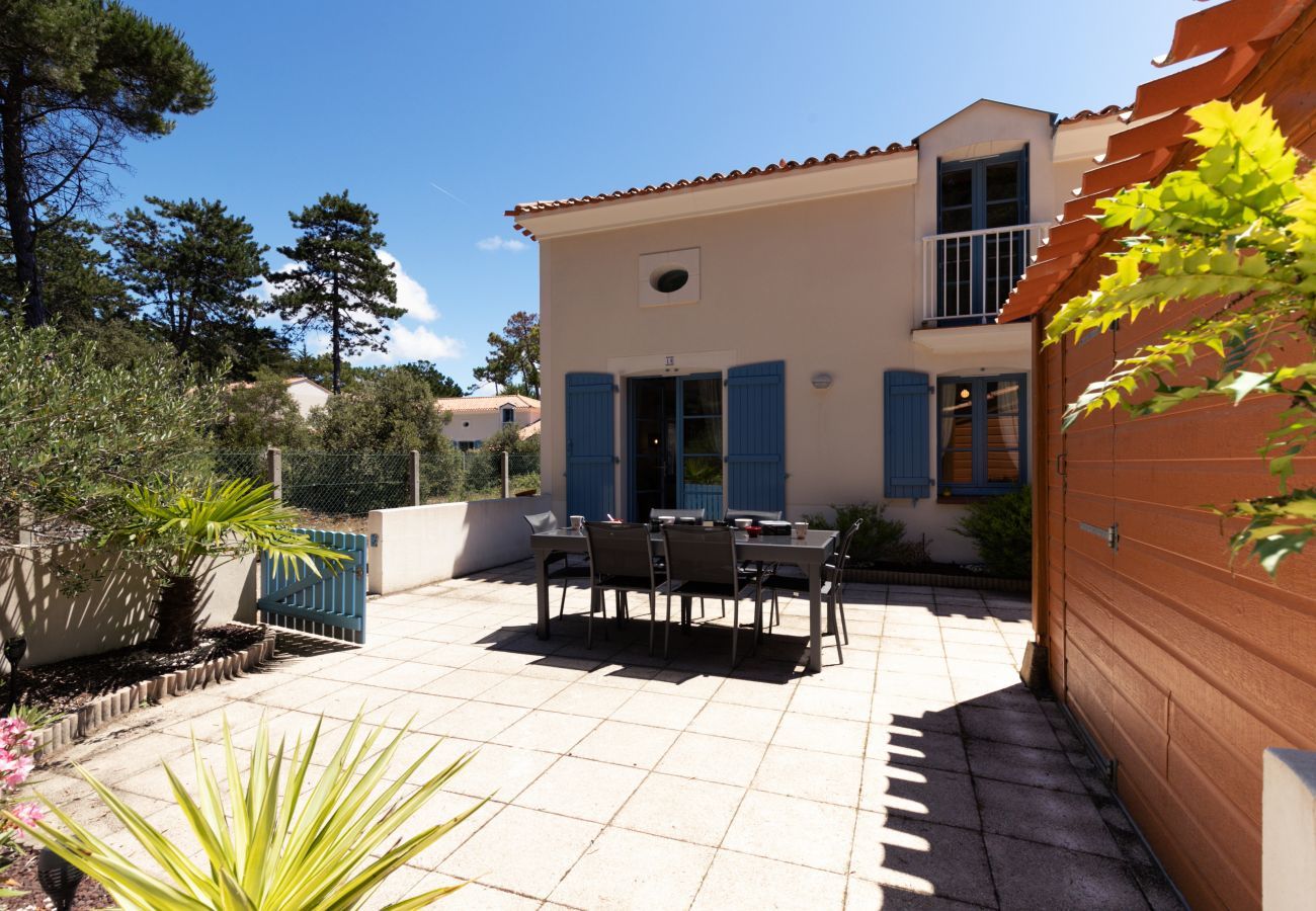 House in Saint-Hilaire-de-Riez - 800m from the beach, house for 6 with a pool