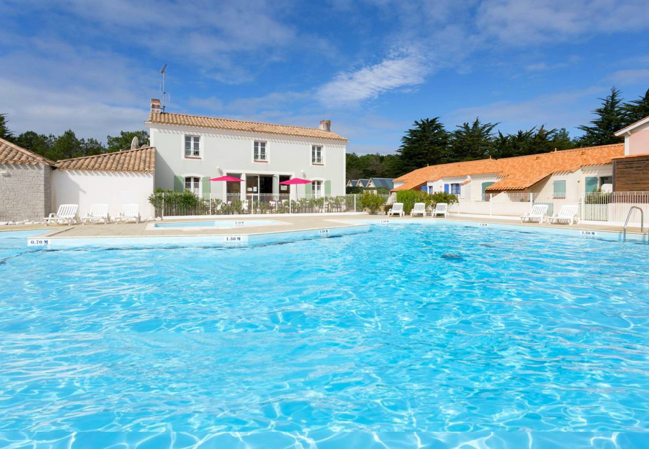 House in Saint-Hilaire-de-Riez - 800m from the beach, house for 6 with a pool