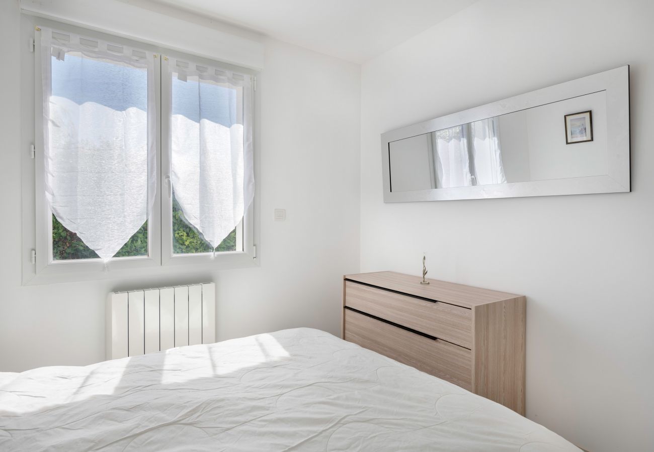 House in Sarzeau - House for 6 with private access to the beach!