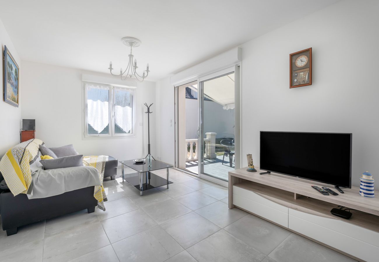 House in Sarzeau - House for 6 with private access to the beach!
