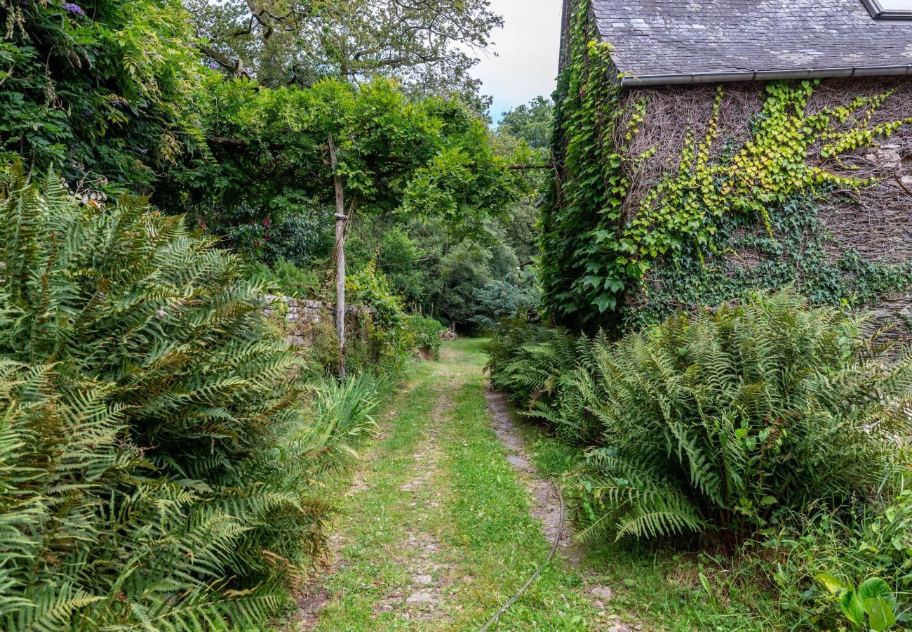 House in Rochefort-en-Terre - Nature - Private pond - Charm and rest