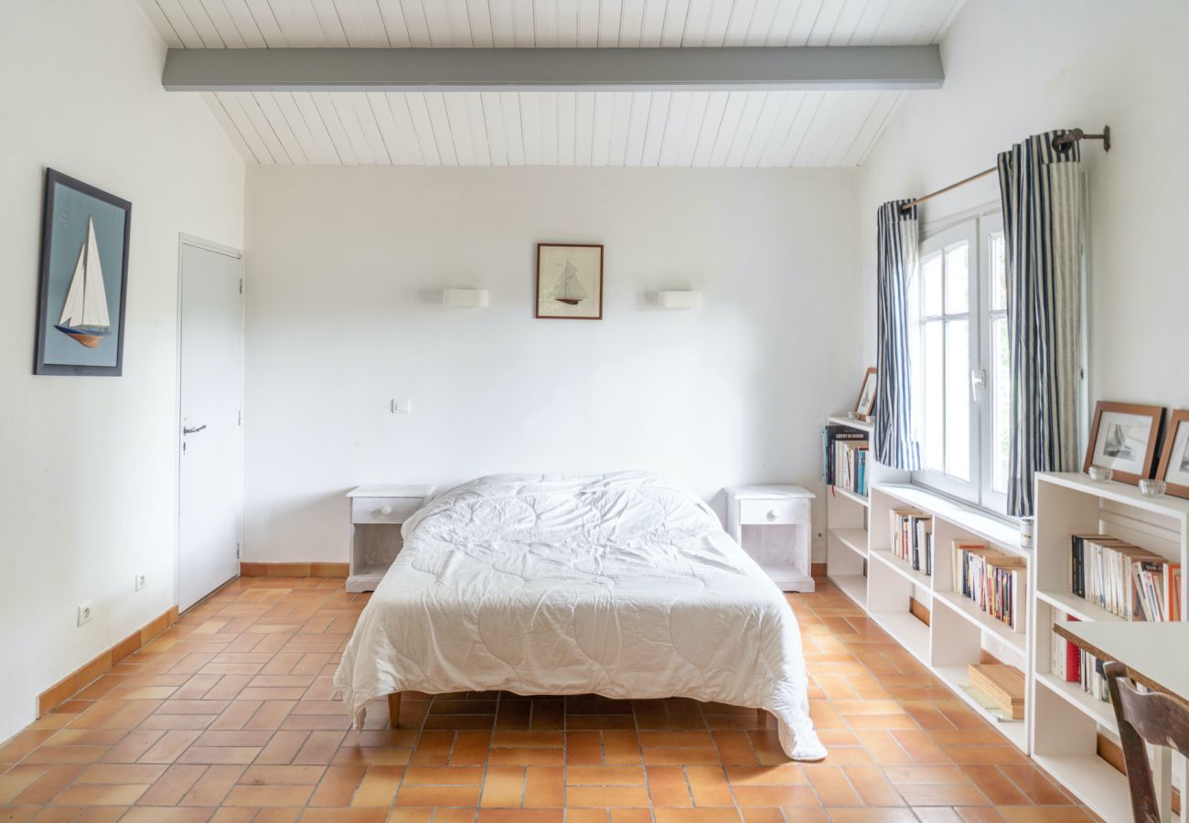 House in Notre-Dame-de-Monts - Family house for 15 - 1km from the beach - Garden