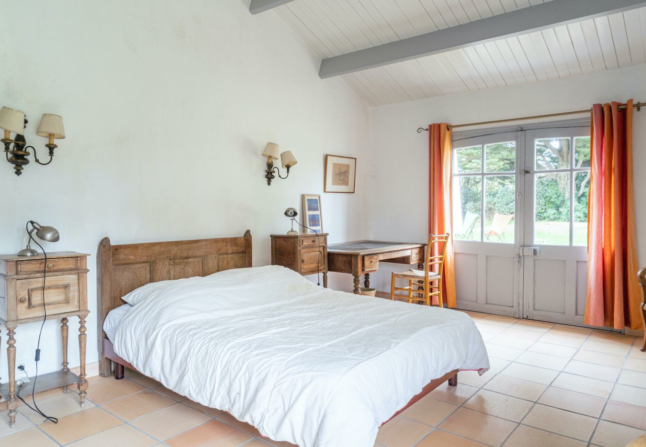 House in Notre-Dame-de-Monts - Family house for 15 - 1km from the beach - Garden