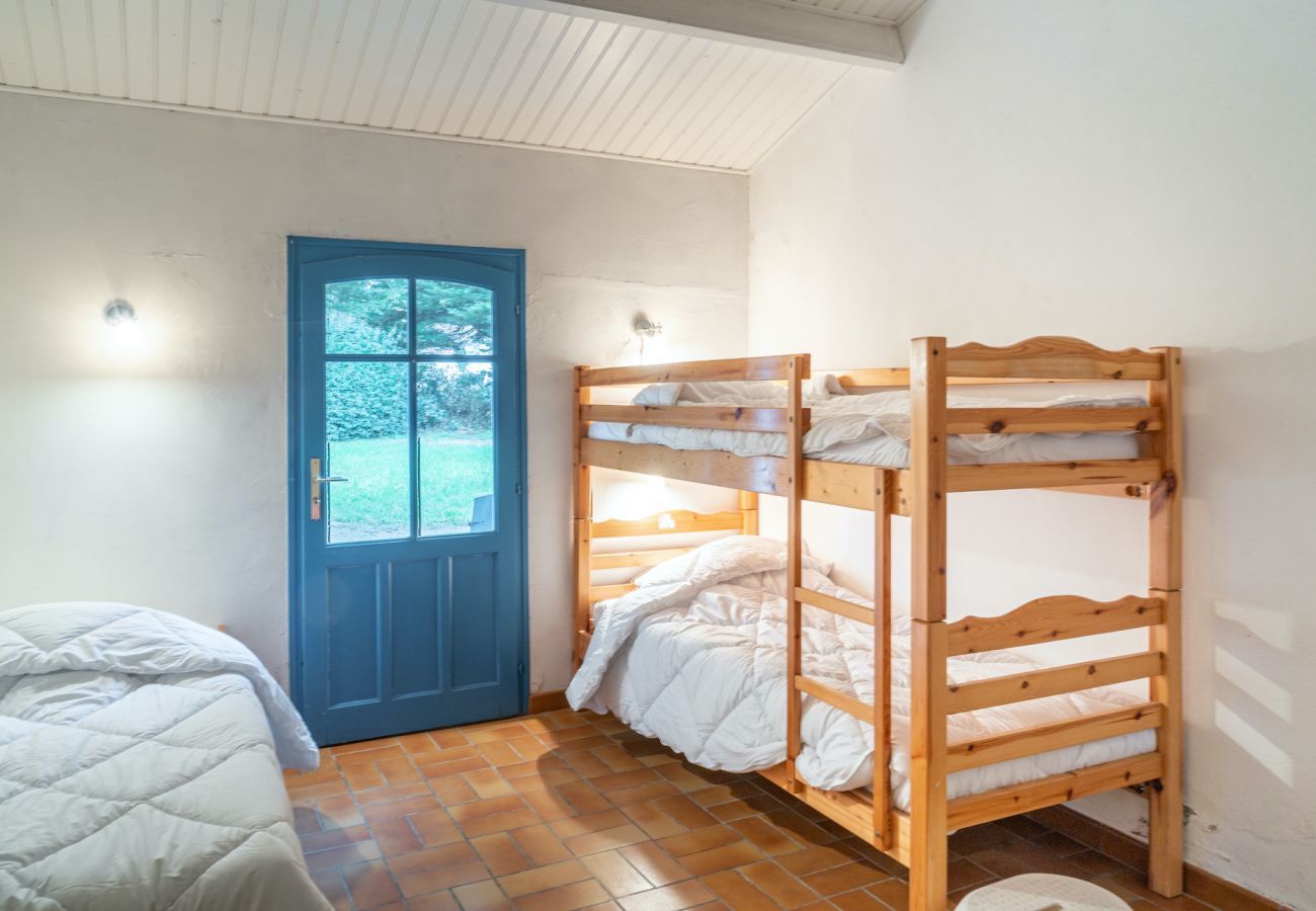 House in Notre-Dame-de-Monts - Family house for 15 - 1km from the beach - Garden