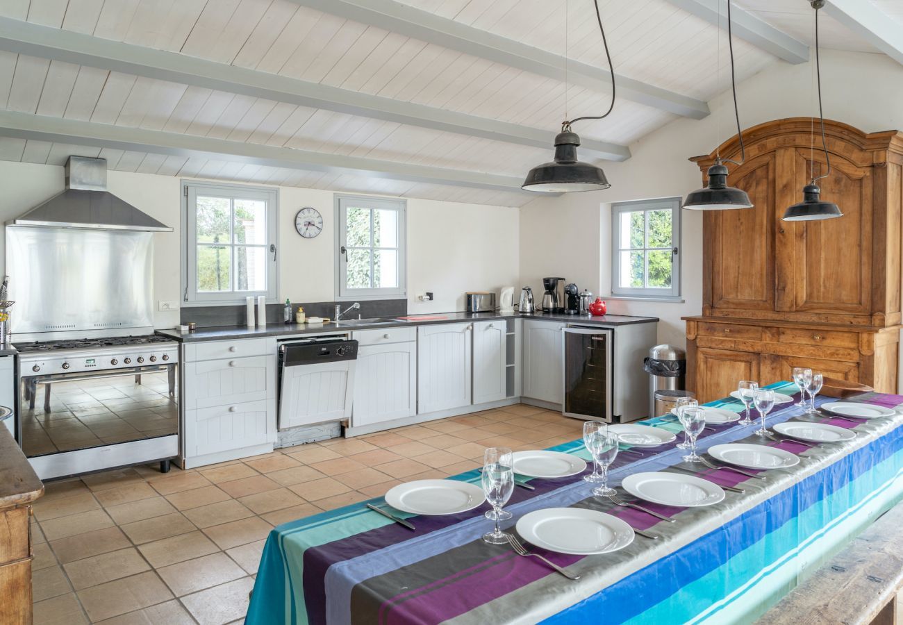 House in Notre-Dame-de-Monts - Family house for 15 - 1km from the beach - Garden