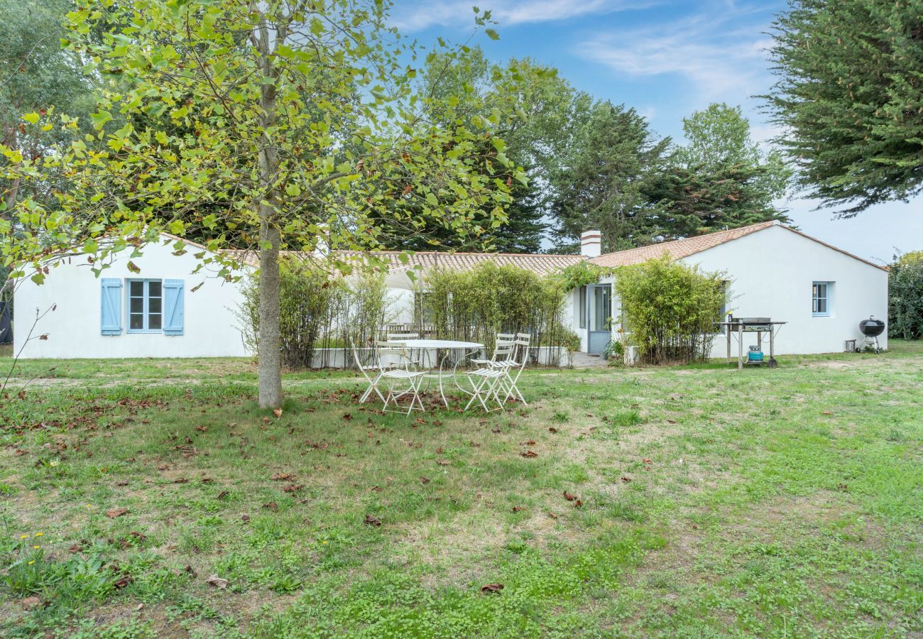 House in Notre-Dame-de-Monts - Family house for 15 - 1km from the beach - Garden