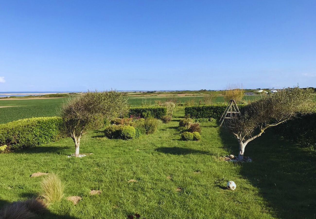 House in Tréguennec - Cottage- Sleeps 10 - Sea view