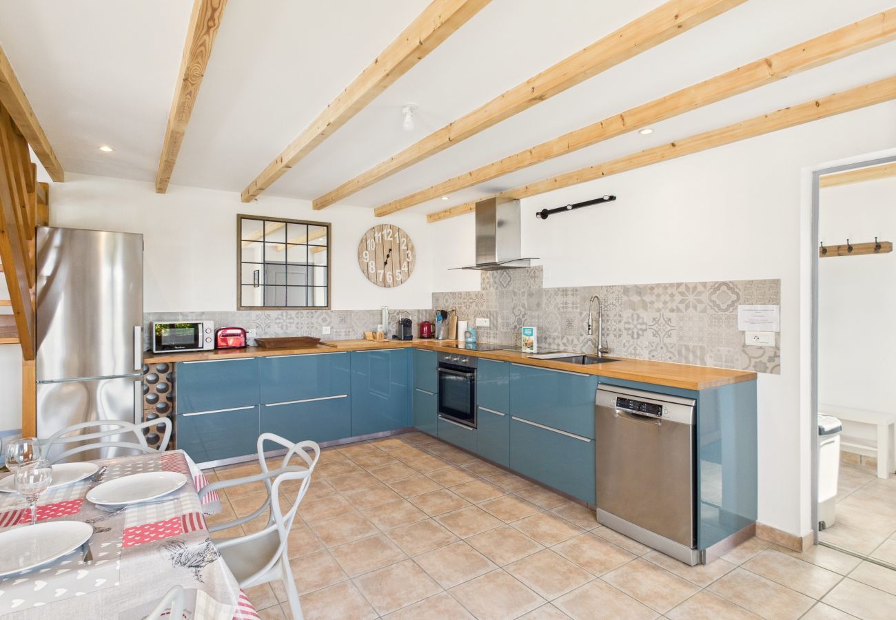 House in Tréguennec - Cottage- Sleeps 10 - Sea view