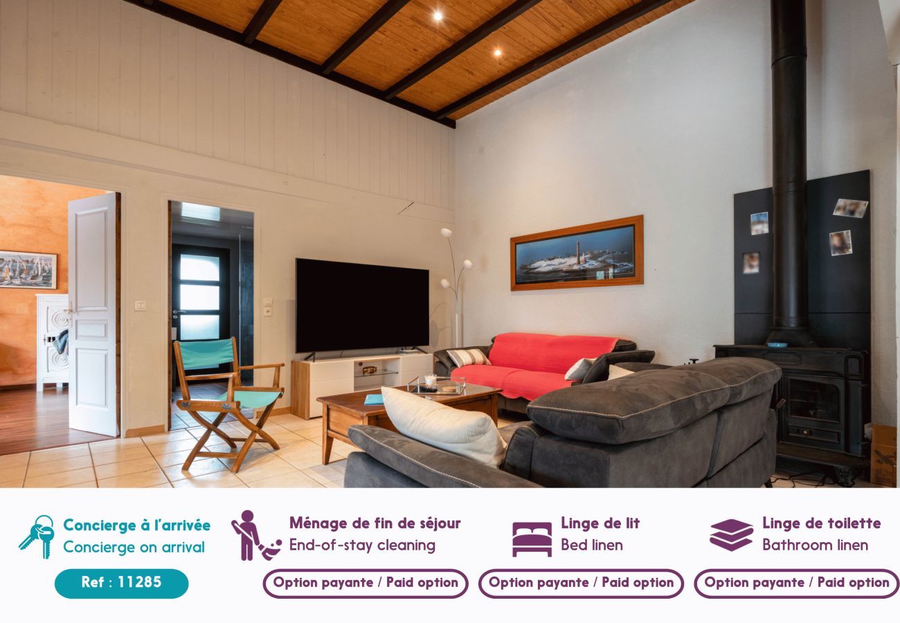 House in Sarzeau - Large house for 10 with pool, in Sarzeau 