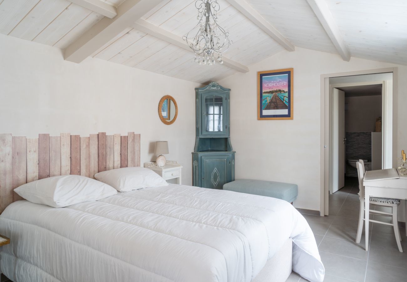 House in L'Epine - Less than 500m from the beach, 2 adults - 3 child