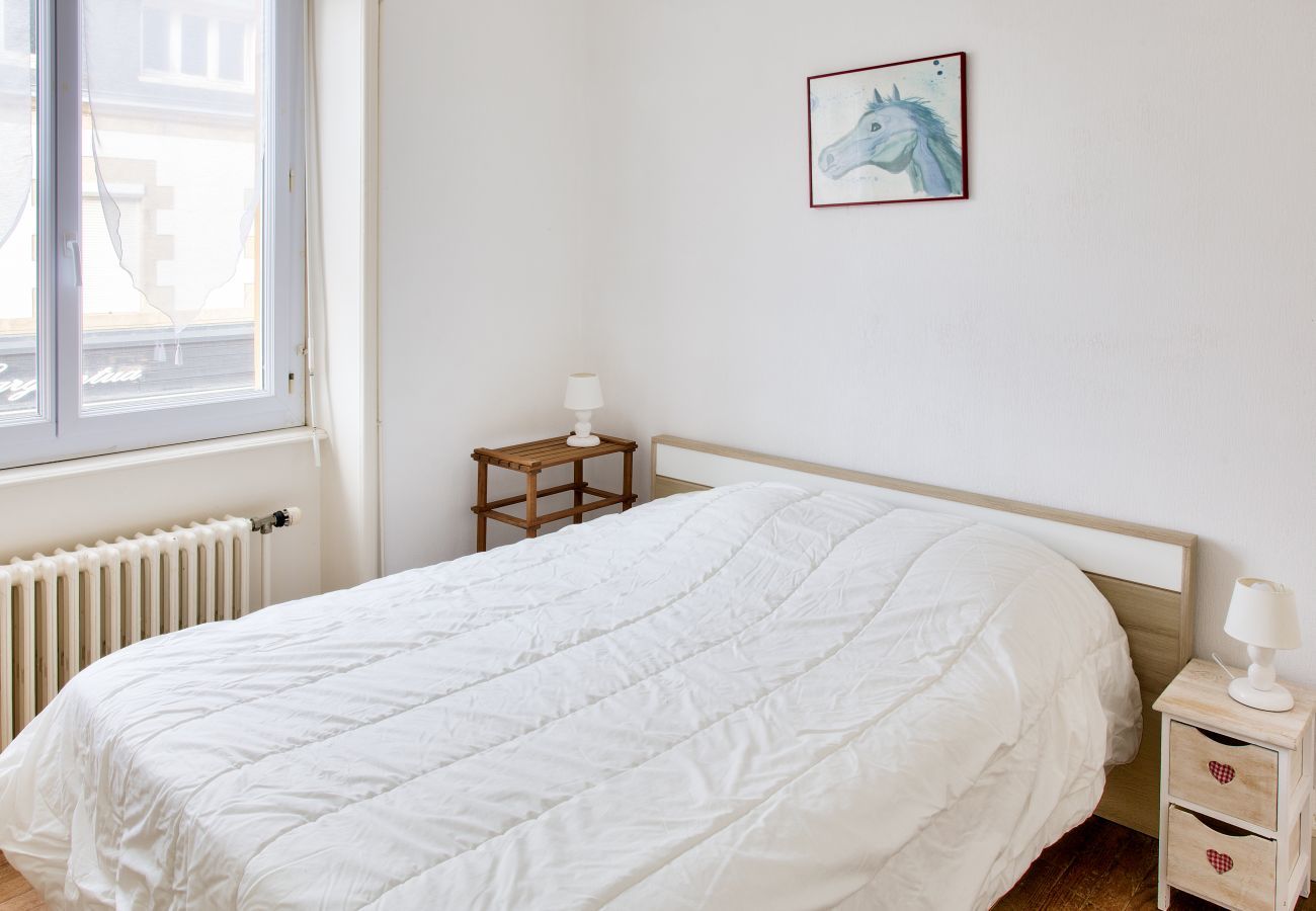 House in Le Guilvinec - 600m from the beach, house for 6 with terrace